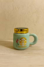 ماگ در آیینه‌ای استارباکس - Image 2