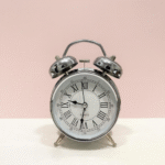 ساعت نقره ای کلاسیک