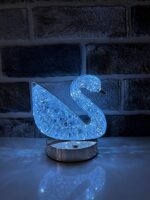 چراغ دکوری طرح قو شارژی سه‌ رنگ - Image 4