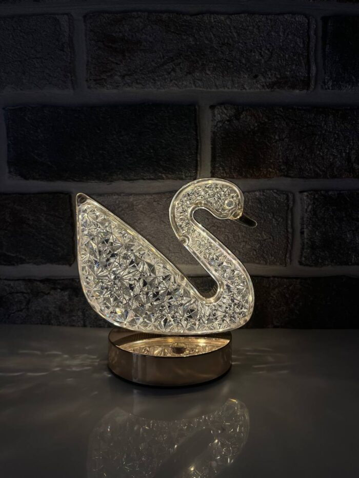 چراغ دکوری طرح قو شارژی سه‌ رنگ - Image 2